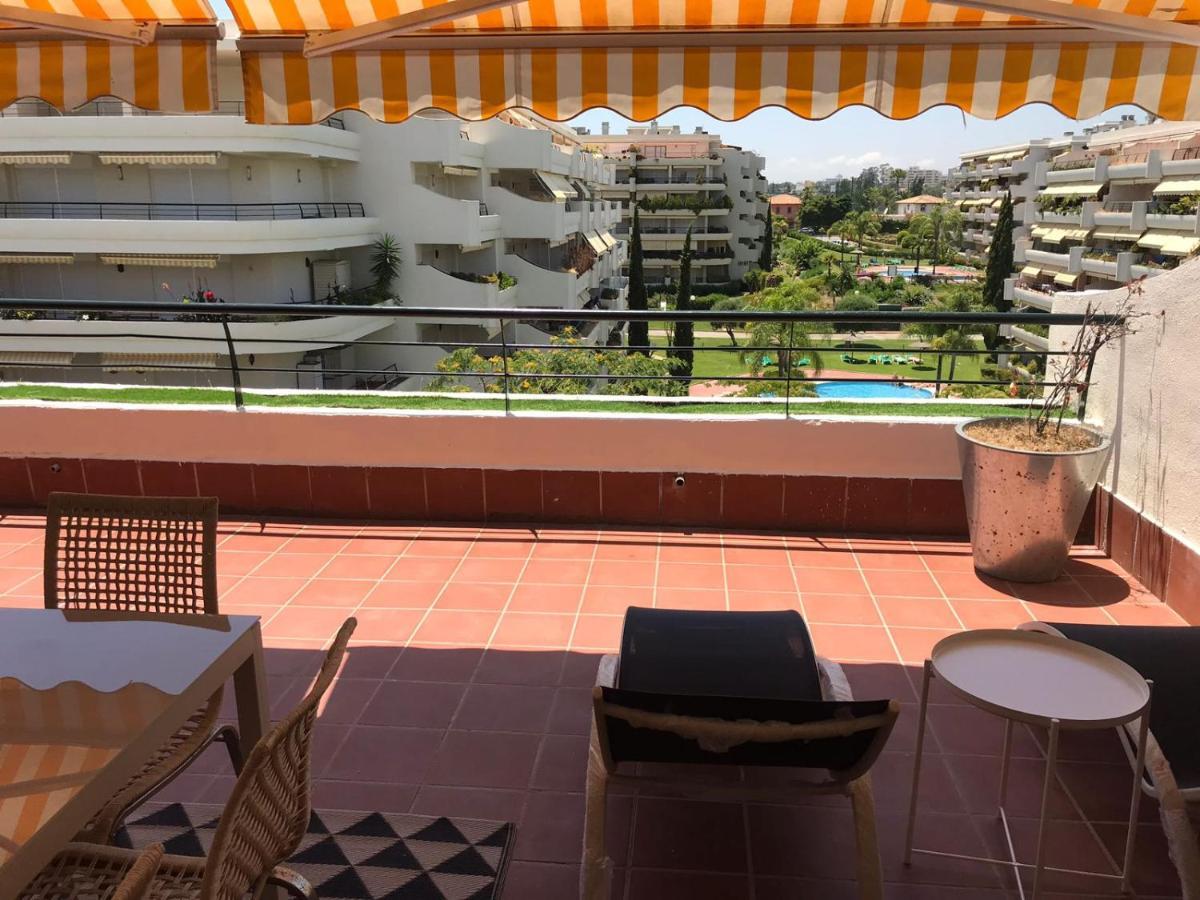 Atico 2 En Campo De Golf Guadalmina, Apartment